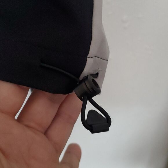 Under Armour Unstoppable Cropped Jacket Women's Size XL - Picture 6 of 15